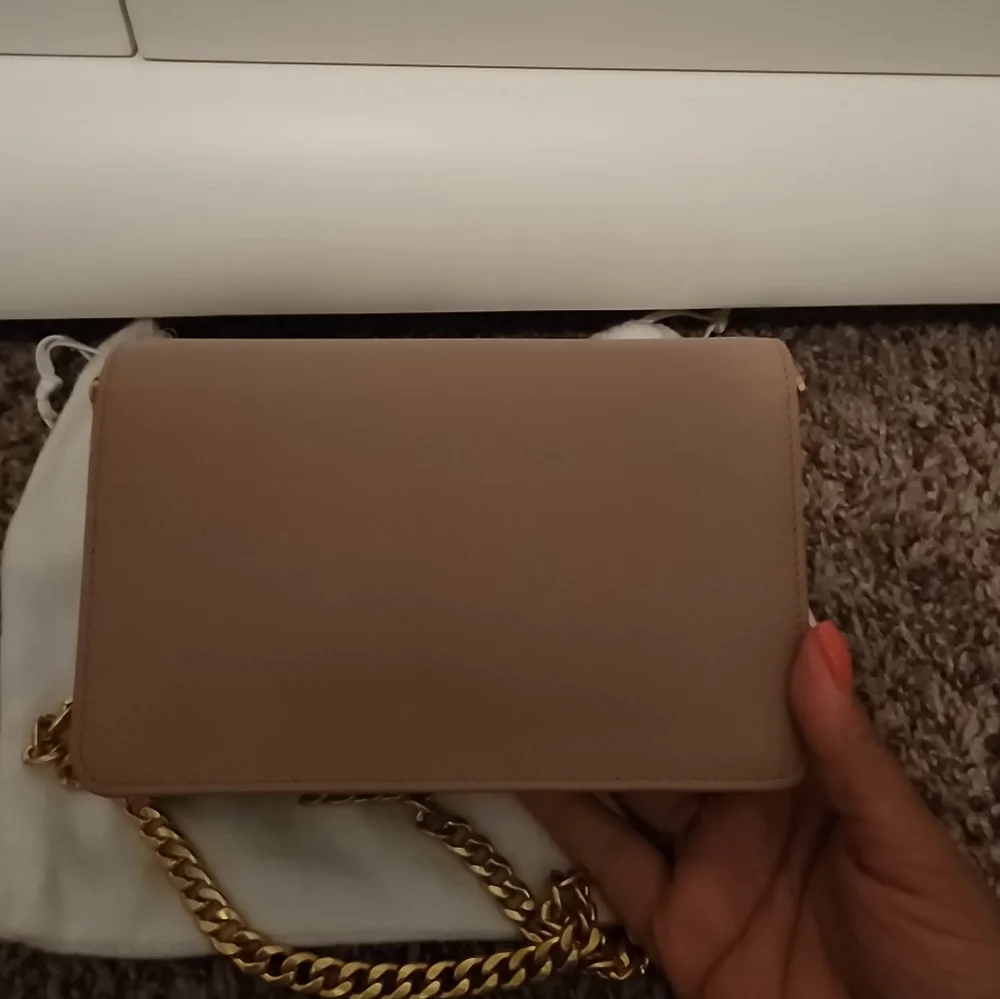 ‼️SOLD‼️Prada Crossbody Bag - Picture 3 of 10